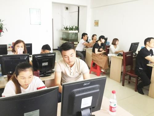 深圳電商培訓 創變電商運營新技能，開啟職業新篇章